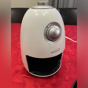 Compact White Airfryer by Brentwood